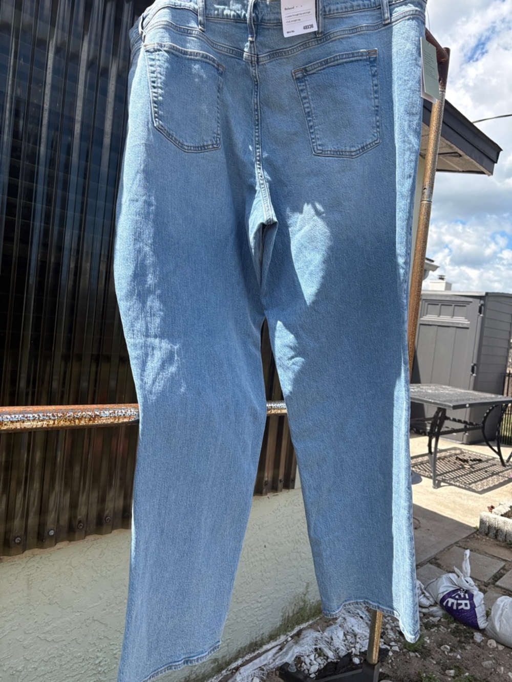 Men’s GoodFellow & Co. RELAXED SIZE 48W x 36L,  light wash - Picture 3 of 5